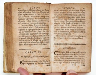 Cursus Chymicus continens Modum parandi Medicamenta Chymica Usitatoria brevi & facili Methodo, una cum Notis & Dissertationibus super unamquamque PreparationemEx ultima Editione Latin versus A.I.C. Rebecque, M.D.